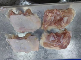 Frozen Chicken Thigh Bonelss With Skin
